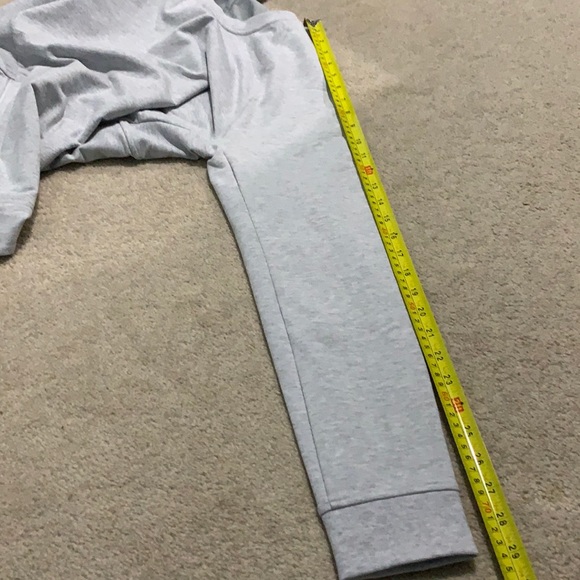 Lululemon Sweatshirt - Picture 10 of 16